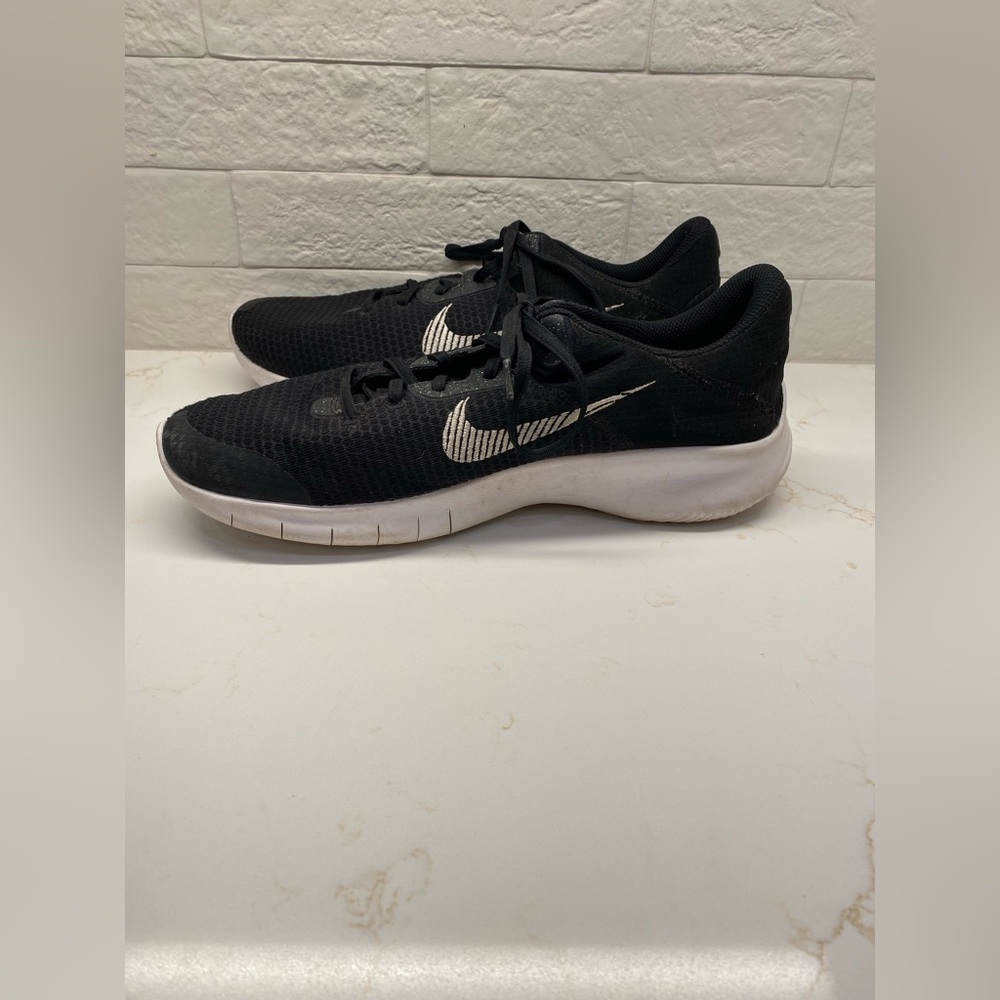 Nike Flex Experience Run 11 Next Nature 'Black White' Size 10.5 Sneakers
